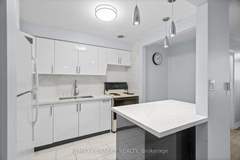 Photo 6 at 506 - 825 Kennedy Road, Ionview, Toronto