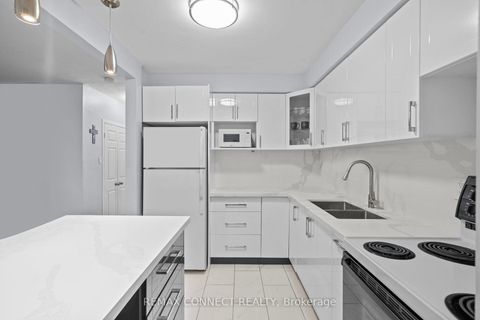 Photo 7 at 506 - 825 Kennedy Road, Ionview, Toronto
