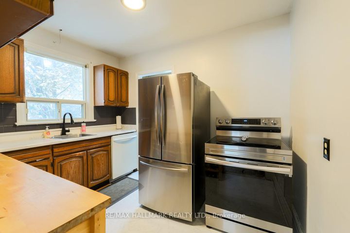 Photo 5 at 21 Phenix Drive, Cliffside, Toronto
