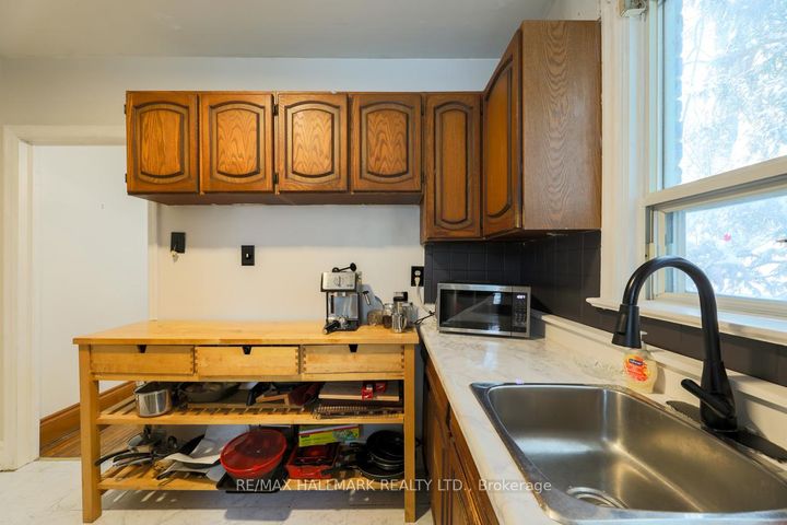 Photo 6 at 21 Phenix Drive, Cliffside, Toronto