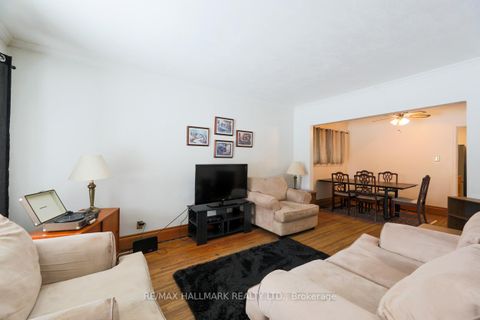 Photo 2 at 21 Phenix Drive, Cliffside, Toronto