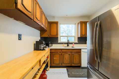 Photo 4 at 21 Phenix Drive, Cliffside, Toronto