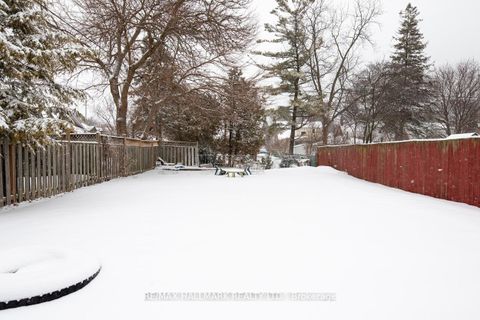 Photo 19 at 21 Phenix Drive, Cliffside, Toronto