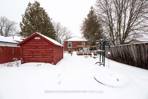 Photo 22 at 21 Phenix Drive, Cliffside, Toronto