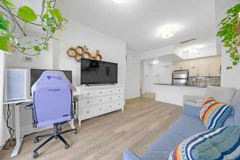 Photo 10 at 802 - 760 Sheppard Avenue W, Bathurst Manor, Toronto