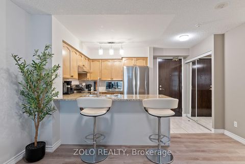 Photo 13 at 909 - 18 Spring Garden Avenue, Willowdale East, Toronto