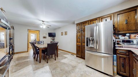 Photo 12 at 42 Banner Lane, King City, King