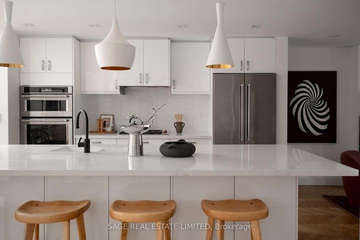 Photo 7 at 20 Verbena Avenue, Swansea, Toronto