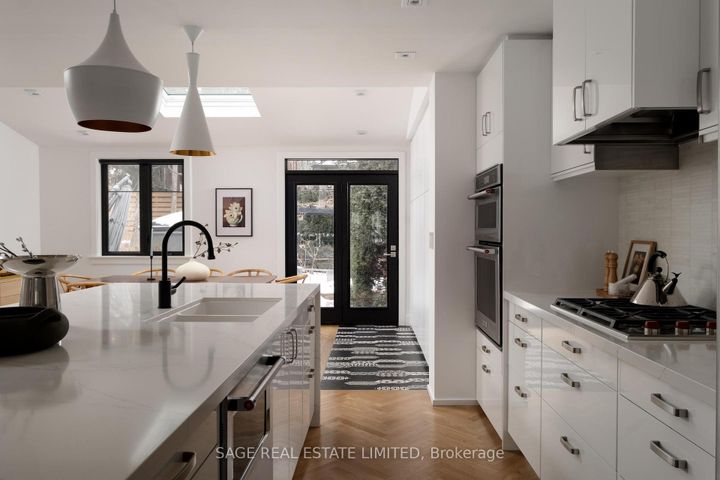 Photo 10 at 20 Verbena Avenue, Swansea, Toronto