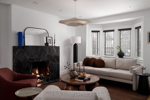 Photo 2 at 20 Verbena Avenue, Swansea, Toronto