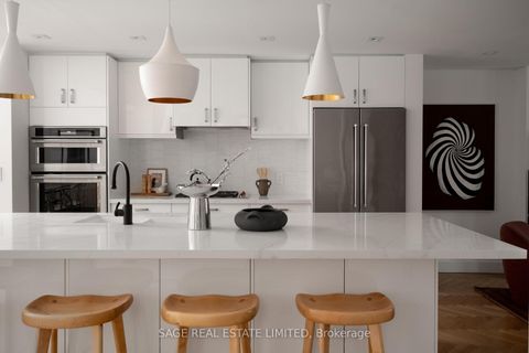 Photo 7 at 20 Verbena Avenue, Swansea, Toronto