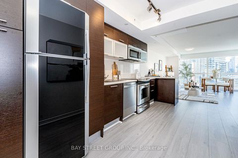 Photo 4 at 2201 - 386 Yonge Street, Bay Street Corridor, Toronto