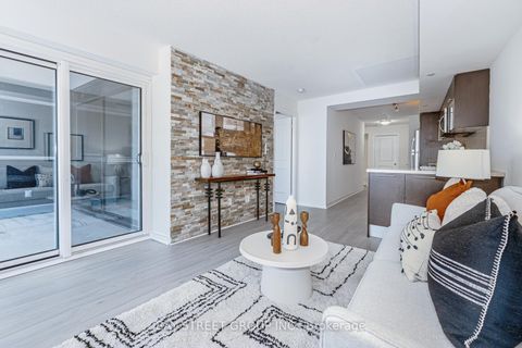 Photo 11 at 2201 - 386 Yonge Street, Bay Street Corridor, Toronto