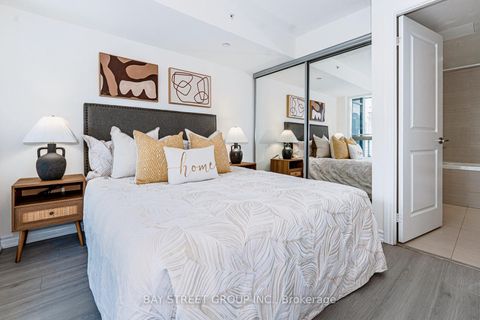 Photo 15 at 2201 - 386 Yonge Street, Bay Street Corridor, Toronto