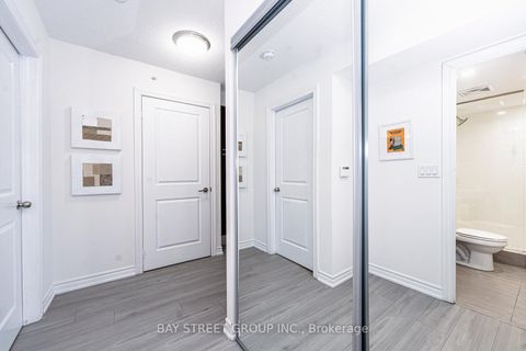 Photo 23 at 2201 - 386 Yonge Street, Bay Street Corridor, Toronto