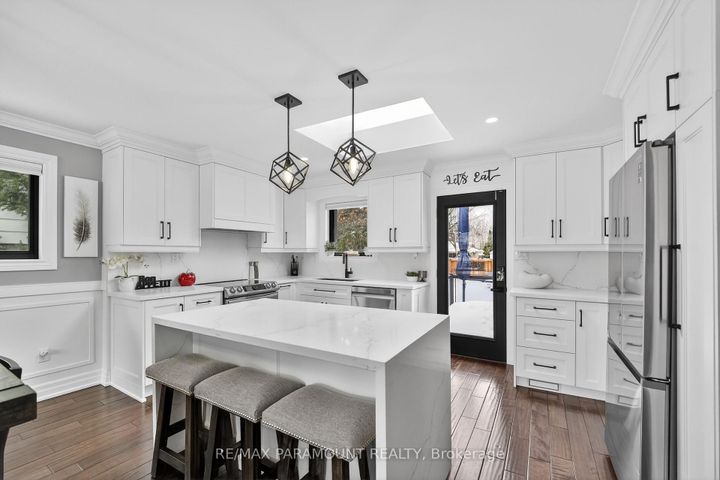 Photo 11 at 10 Farmington Drive, Brampton East, Brampton