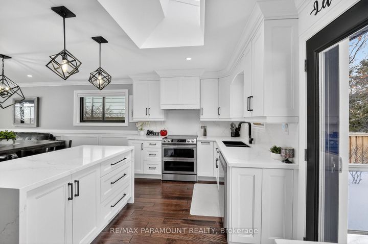 Photo 15 at 10 Farmington Drive, Brampton East, Brampton