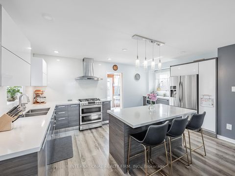 Photo 11 at 49 Lapp Street, Smythe, Toronto