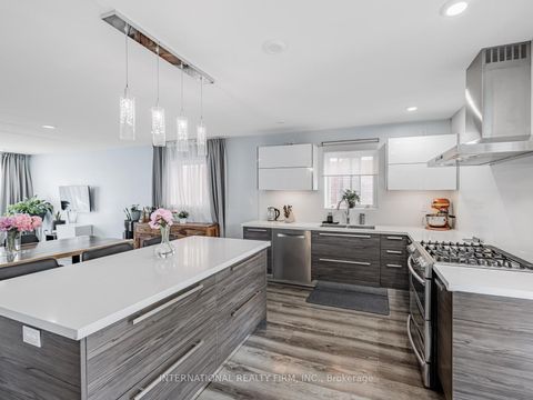 Photo 14 at 49 Lapp Street, Smythe, Toronto