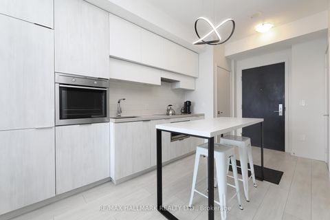 Photo 5 at 5009 - 8 Eglinton Avenue E, Mount Pleasant West, Toronto