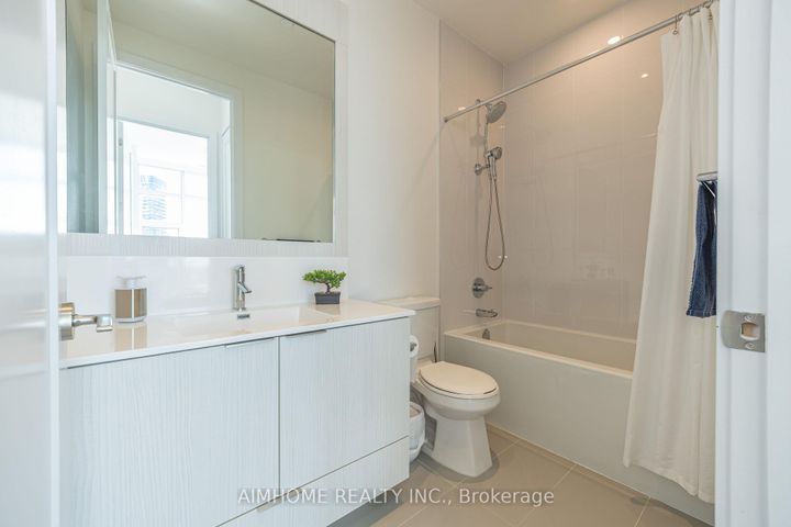 Photo 12 at 1528 - 25 Adra Grado Way, Bayview Village, Toronto