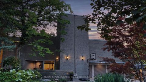 Photo 1 at 10 Penwood Crescent, Don Mills, Toronto