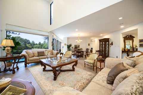 Photo 11 at 10 Penwood Crescent, Don Mills, Toronto