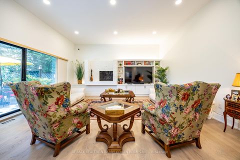 Photo 16 at 10 Penwood Crescent, Don Mills, Toronto