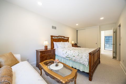 Photo 36 at 10 Penwood Crescent, Don Mills, Toronto