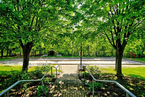 Photo 31 at 502 - 2500 Rutherford Road, Maple, Vaughan