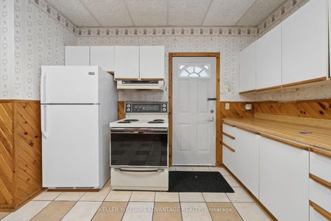 Photo 12 at 132 Ivy Avenue, South Riverdale, Toronto