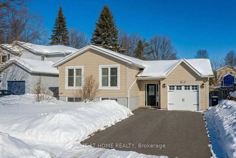 Photo 0 at 261 Crawford Street, Ardagh, Barrie