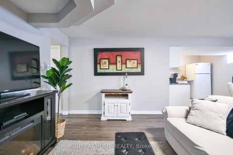 Photo 32 at 261 Crawford Street, Ardagh, Barrie