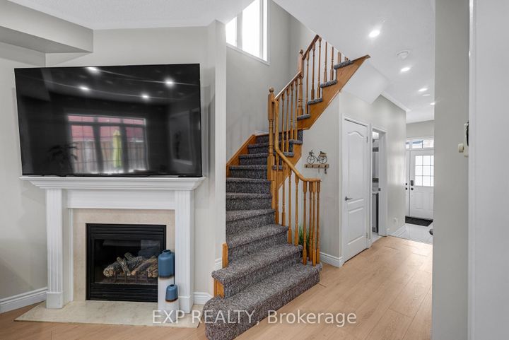 Photo 14 at 565 Foxcroft Boulevard, Wyndham, Newmarket