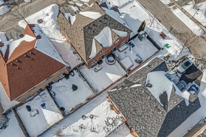 Photo 27 at 565 Foxcroft Boulevard, Wyndham, Newmarket