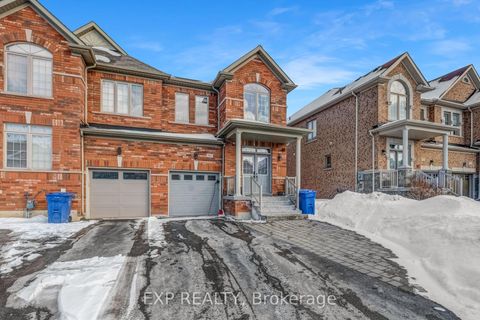 Photo 1 at 565 Foxcroft Boulevard, Wyndham, Newmarket