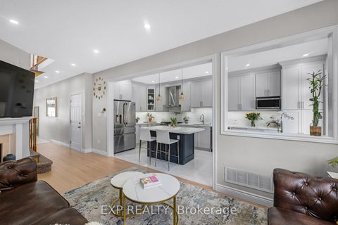 Photo 7 at 565 Foxcroft Boulevard, Wyndham, Newmarket