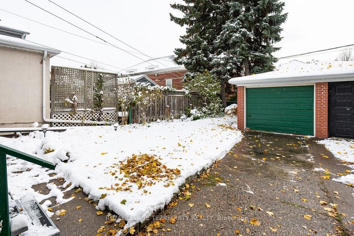 Photo 24 at 59 Ostend Avenue, Swansea, Toronto