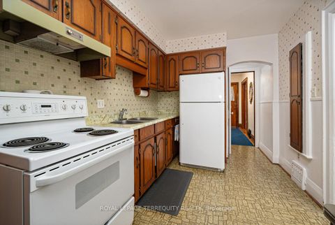 Photo 12 at 59 Ostend Avenue, Swansea, Toronto