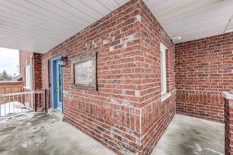 Photo 5 at 2 Laurelbank Crescent, Keswick North, Georgina