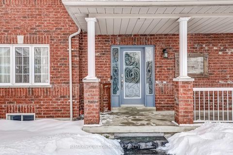 Photo 7 at 2 Laurelbank Crescent, Keswick North, Georgina