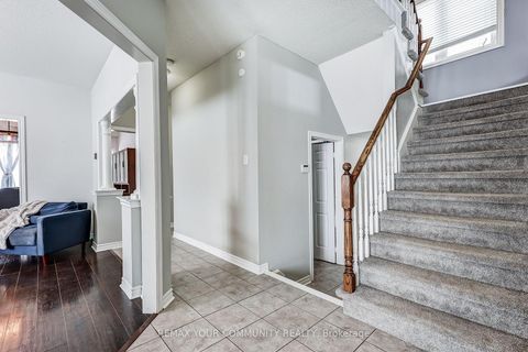 Photo 12 at 2 Laurelbank Crescent, Keswick North, Georgina