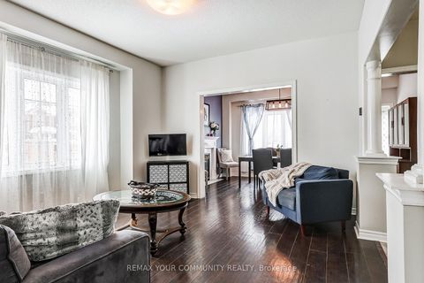 Photo 13 at 2 Laurelbank Crescent, Keswick North, Georgina