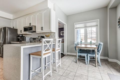 Photo 19 at 2 Laurelbank Crescent, Keswick North, Georgina