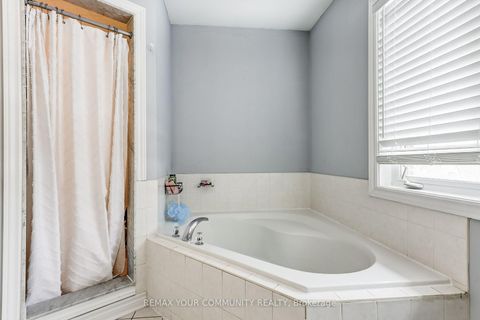 Photo 42 at 2 Laurelbank Crescent, Keswick North, Georgina