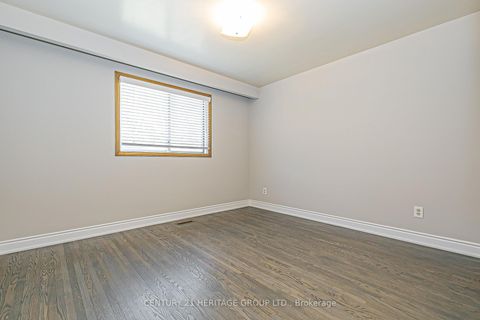 Photo 15 at 107 Hazelnut Crescent, Pleasant View, Toronto