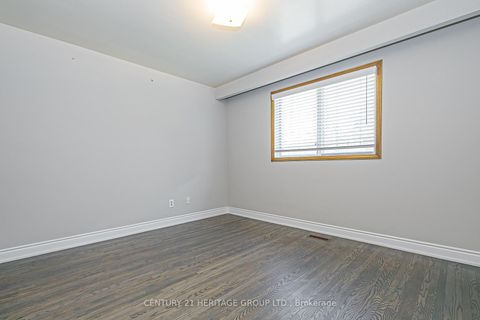 Photo 16 at 107 Hazelnut Crescent, Pleasant View, Toronto