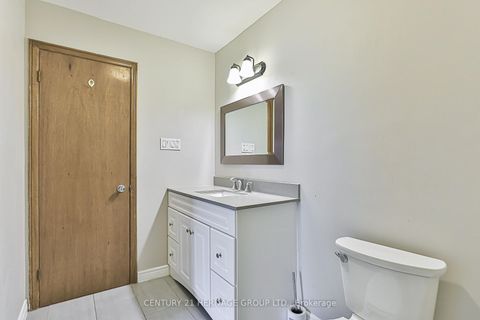 Photo 18 at 107 Hazelnut Crescent, Pleasant View, Toronto