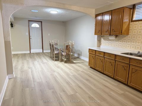 Photo 21 at 107 Hazelnut Crescent, Pleasant View, Toronto