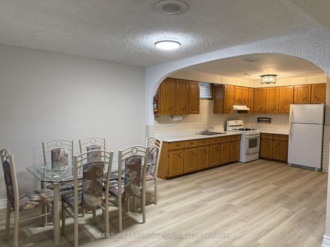 Photo 23 at 107 Hazelnut Crescent, Pleasant View, Toronto